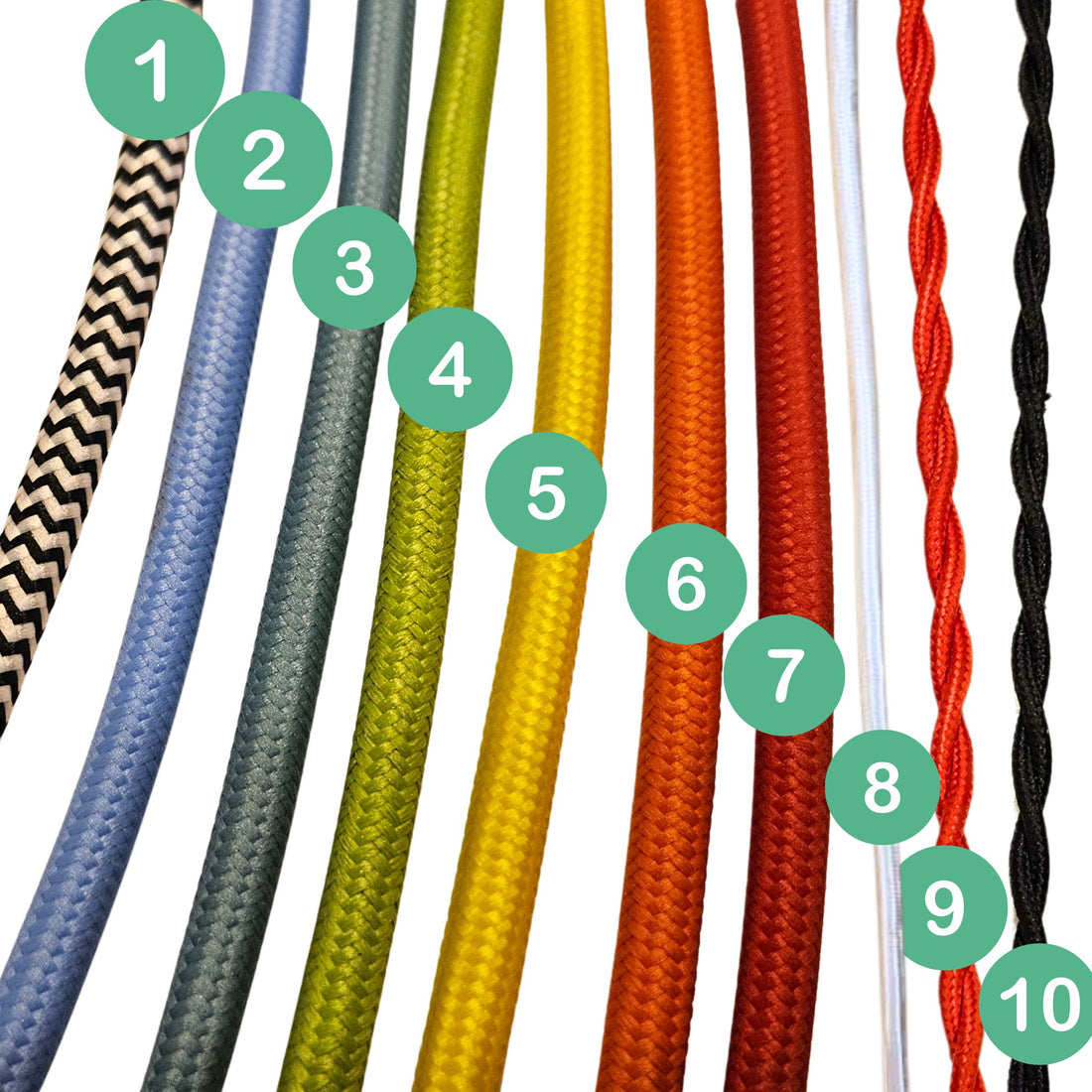 כדור זכוכית בקוטר 10 ס"מ עם כבל שחור מלופף